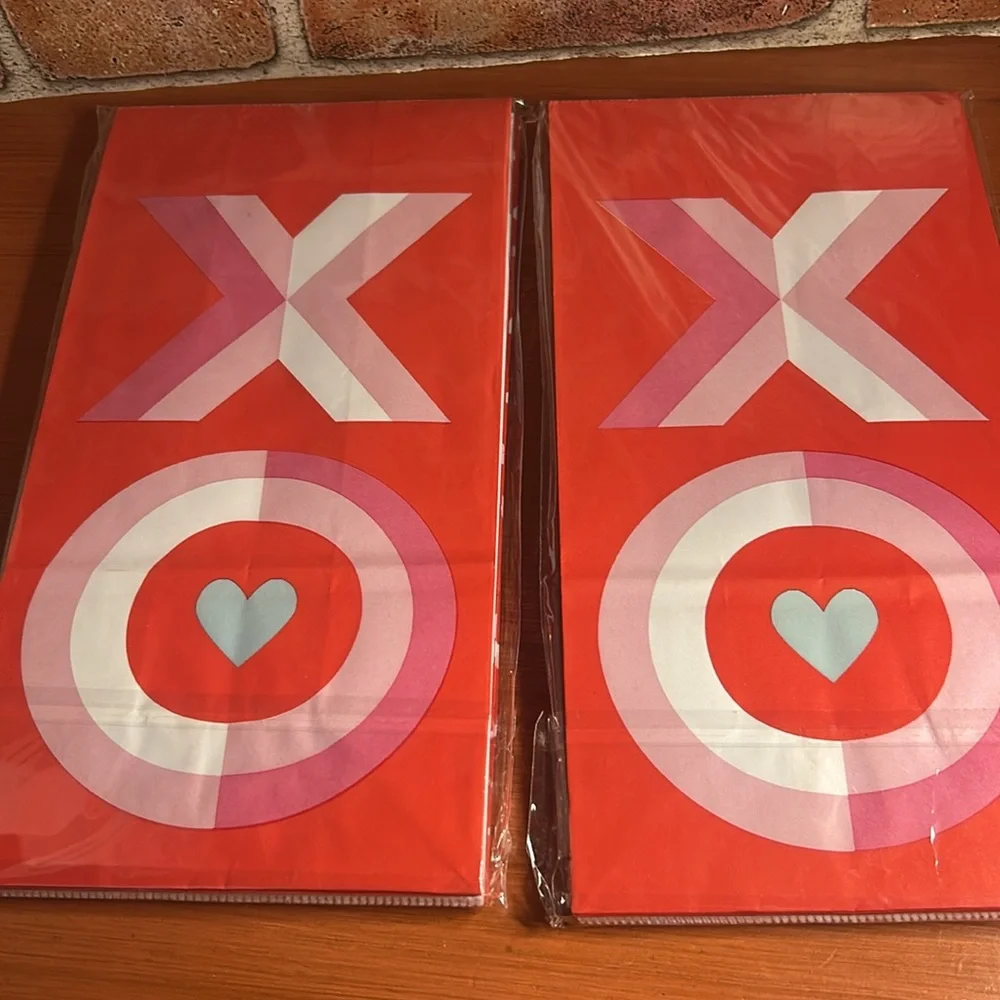 Hallmark Inspirations Favor Sacks XO/Hearts Valentines Red Treat Bags 2 -12 CT